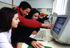 Empresários finlandeses das tecnologias visitam escolas da Batalha